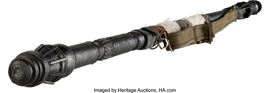 「スター・ウォーズ／フォースの覚醒」（ウォルト・ディズニー、2015年）デイジー・リドリー演じる「レイ」使用 アクション用ジャクー・クォータースタッフ