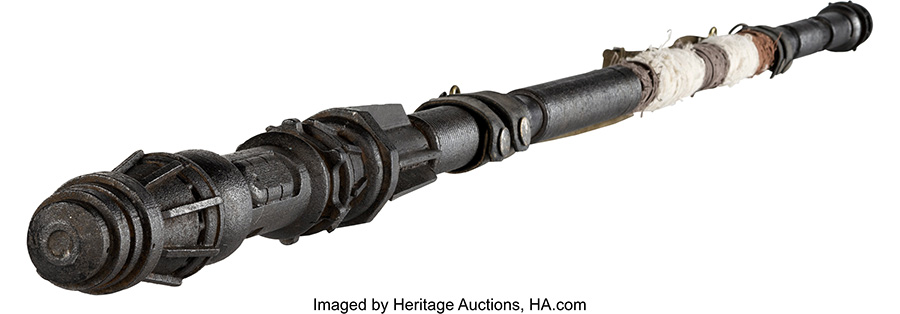 「スター・ウォーズ／フォースの覚醒」（ウォルト・ディズニー、2015年）デイジー・リドリー演じる「レイ」使用 アクション用ジャクー・クォータースタッフ