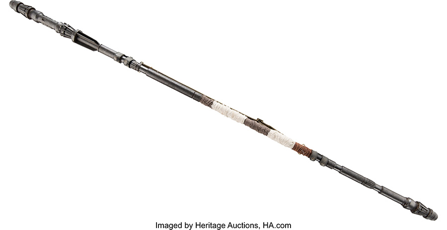 「スター・ウォーズ／フォースの覚醒」（ウォルト・ディズニー、2015年）デイジー・リドリー演じる「レイ」使用 アクション用ジャクー・クォータースタッフ