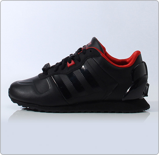 adidas STAR WARS ZX 700 Darth Vader